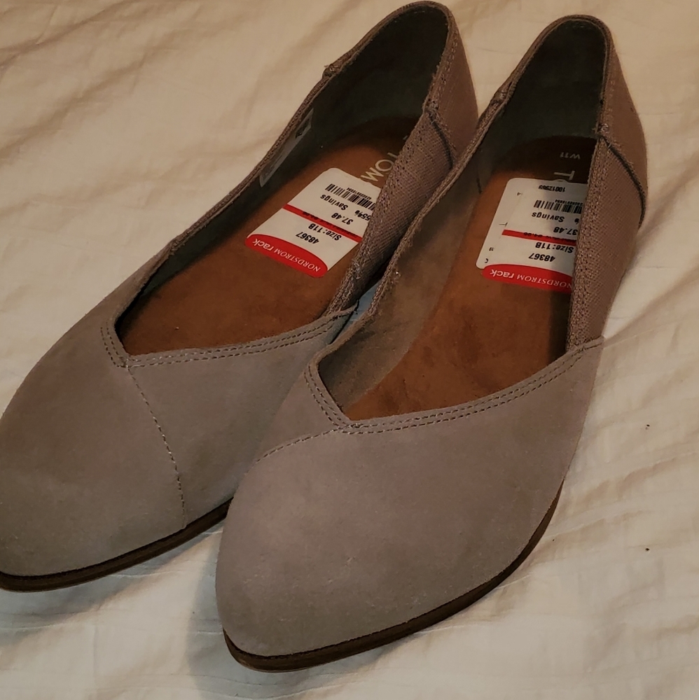 Tom's dress shoes